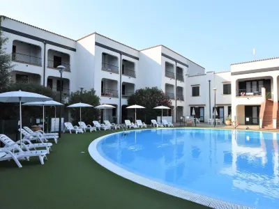 Alba Hotels near Bango Kursaal