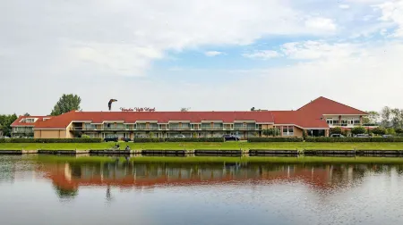 Van der Valk Hotel Emmeloord Отели в г. Blokzijl