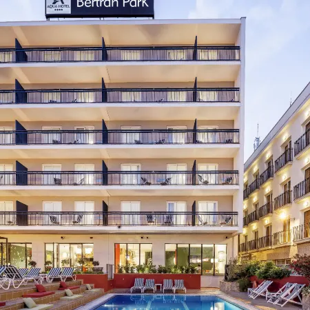 Aqua Hotel Bertran Park
