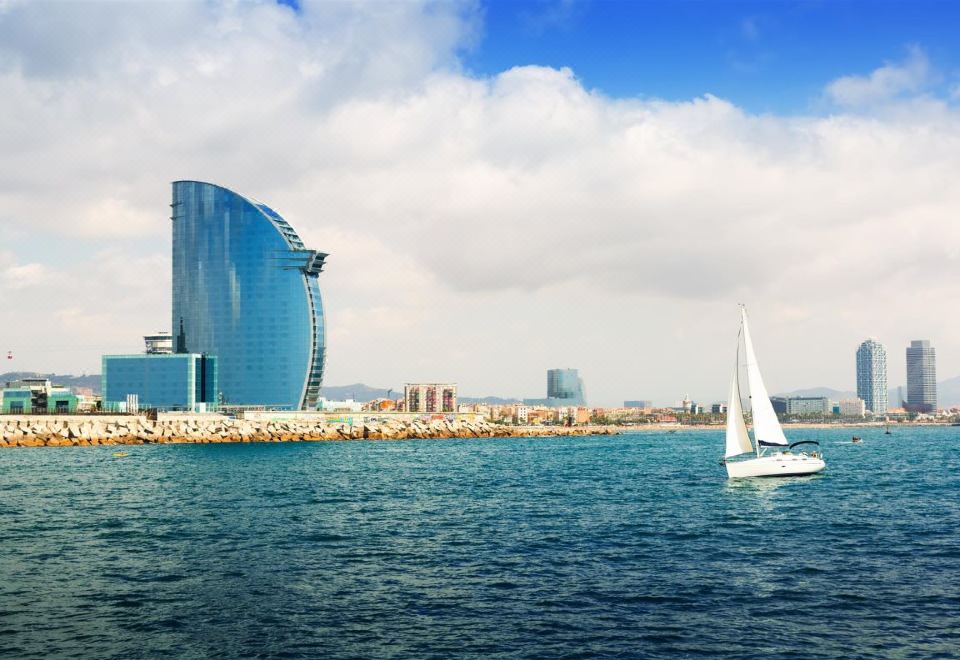 5. 호텔 데니트 바..