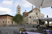 Rustic Tuscan Apartment Các khách sạn ở Massa Marittima