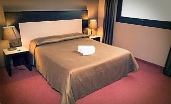 Hotel Don Camillo - Housity