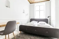 Lavish 4Br Flat in the Heart of CPH by the Canals