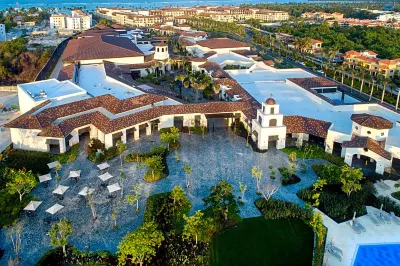 Unique Club at Lopesan Costa Bávaro Resort
