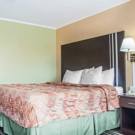 Amherst Inn & Suites