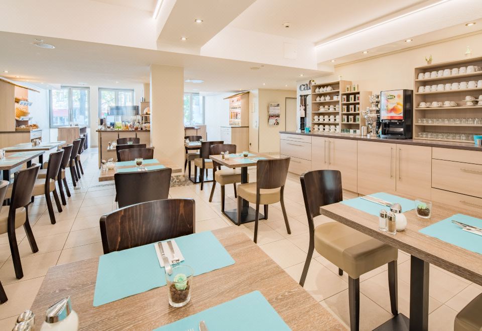 베스트 웨스턴 호텔 칸츠트라세 베를린의 깔끔한 객실