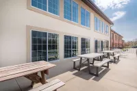 AmericInn by Wyndham Johnston des Moines - 2-Star