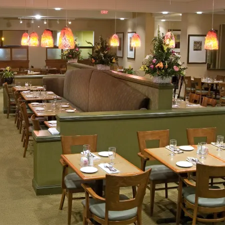 DoubleTree by Hilton Washington DC – Crystal City Отели рядом с достопримечательностью «Арлингтонское национальное кладбище»