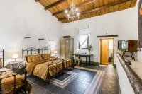 Authentic Sicilian Charm with Pool, Sea View, Parking & Wi.fi