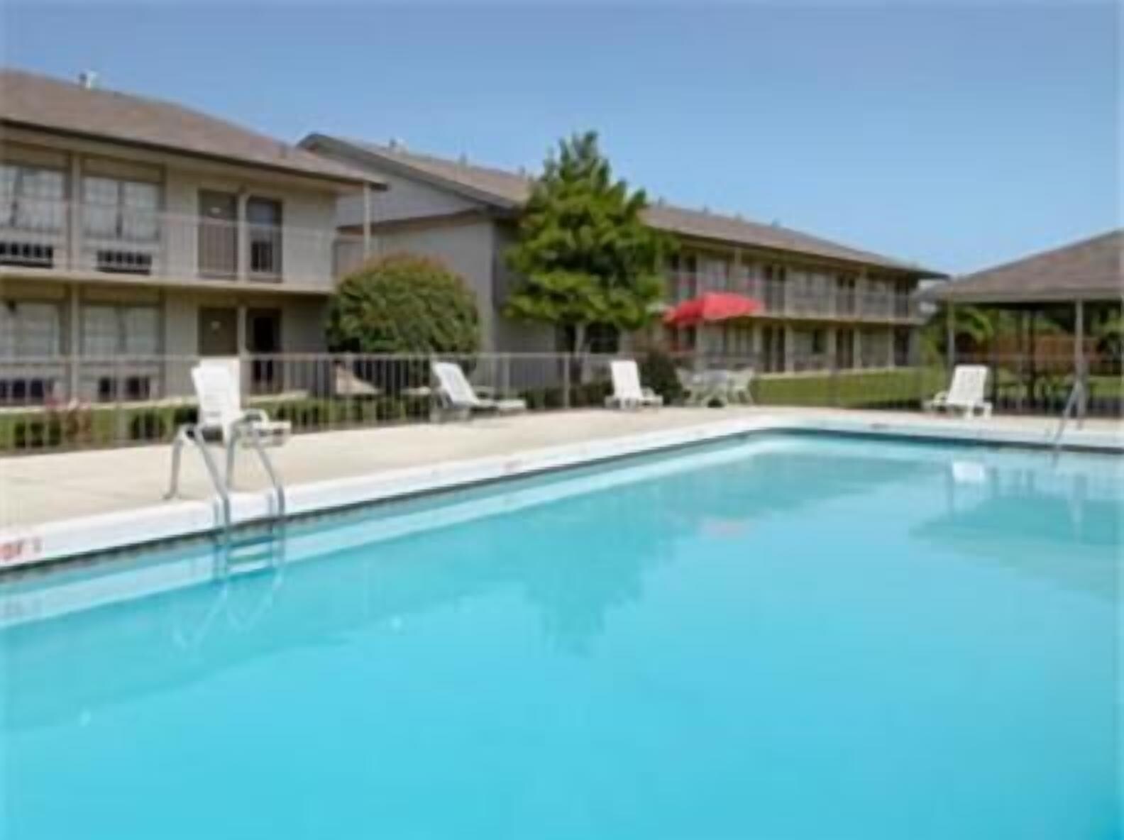 River Valley Inn & Suites