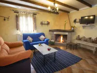 Casa Familiar Matasiete - with Swimming Pool Hotels in Laroya