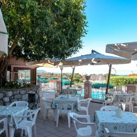 Hotel Ristorante Borgo la Tana