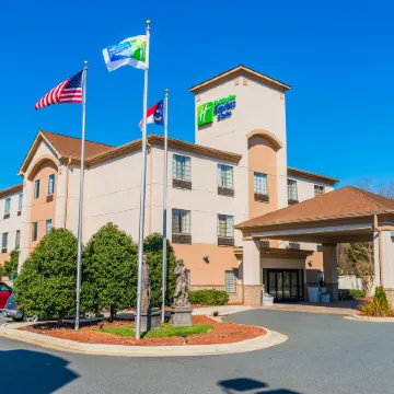 Holiday Inn Express & Suites ALBEMARLE by IHG