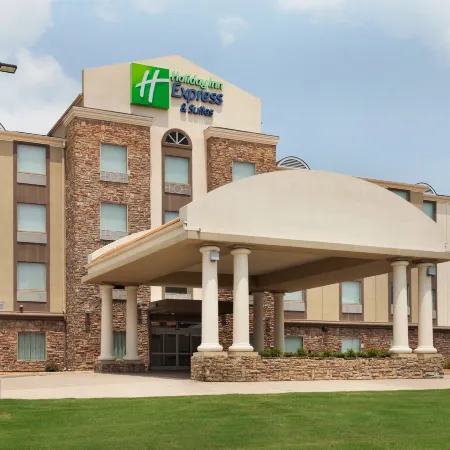 Holiday Inn Express & Suites Searcy by IHG
