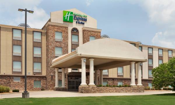 Holiday Inn Express & Suites Searcy by IHG