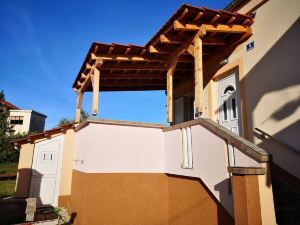 Step Away from The Beach, Sea View House Pergola