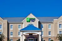 Holiday Inn Express & Suites Orangeburg Hotel dekat Hibbett Sports