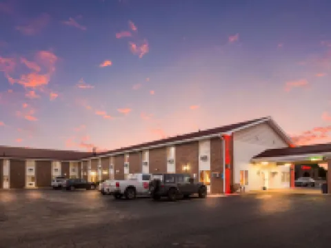 Econo Lodge Inn & Suites Hotels in Escanaba