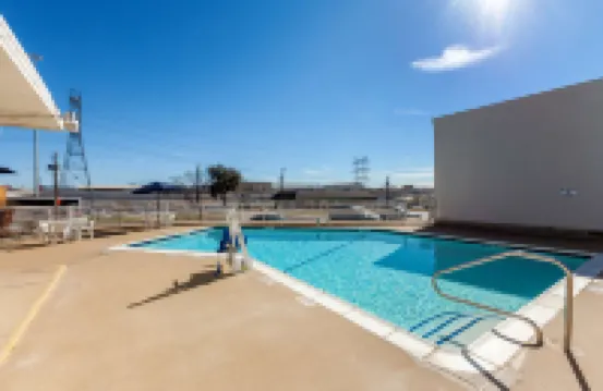 Motel 6 Fort Worth, TX - Stockyards โรงแรมใกล้บิลลี่ บ็อบส์ เท็กซัส