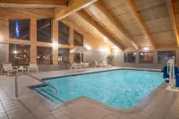 Baymont by Wyndham Lakeville - Parkplatz