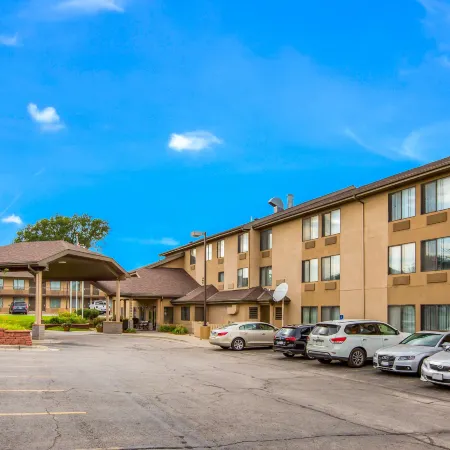 Quality Inn & Suites Lawrence - University Area