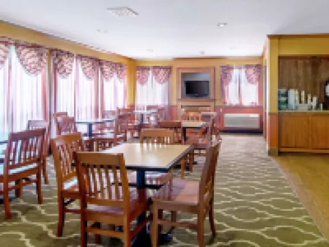 Quality Inn Huron Hotels in Huron