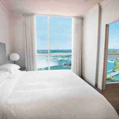 Niagara Falls Marriott on The Falls Rooms