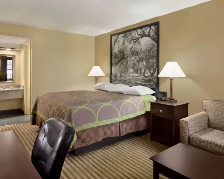 Super 8 by Wyndham Ruston ラストンのホテル