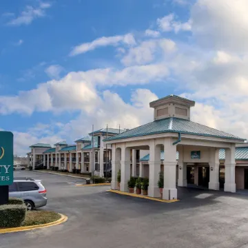 Quality Inn & Suites Clinton - Jackson West