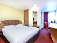 Kyriad Geneve - Saint Genis Pouilly Hotels in Ain