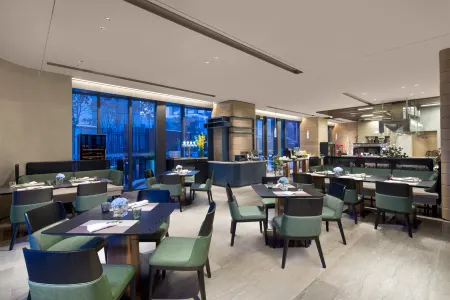 Somerset Zhongmao  Changchun Отели рядом с достопримечательностью «Changchun Vocational Institute of Technology»