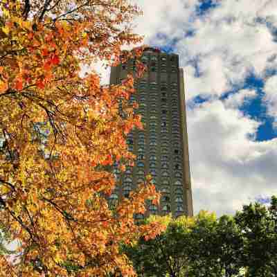 Montreal Marriott Chateau Champlain Hotel Exterior