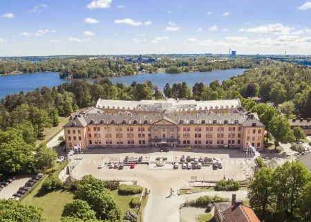 Radisson Blu Royal Viking Hotel, Stockholm Отели рядом с достопримечательностью «Шведский музей естественной истории»
