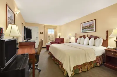 Baymont by Wyndham Warner Robins Hotels in Warner Robins