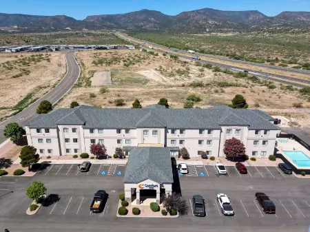 Comfort Inn Camp Verde I-17 Отели рядом с достопримечательностью «Минделефф Кавейтс»