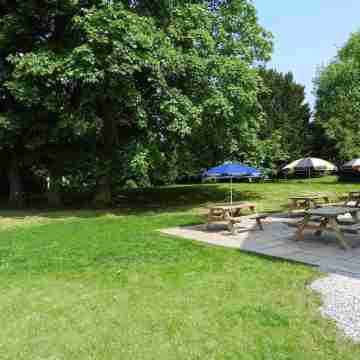 New Inns Hotel Exterior