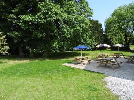 Newton House Отели в г. Торп