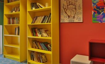 Capsule Hotel de Lux ApraxInn — Hostel