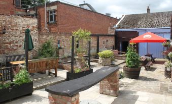 Rose and Crown - Housity