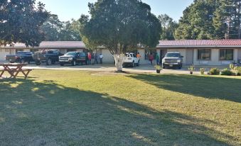 Country Inn Motel