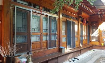 Gongsimga Hanok Guesthouse