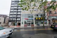 Dynasty Hotel and Suites New York LaGuardia Hotel - parking