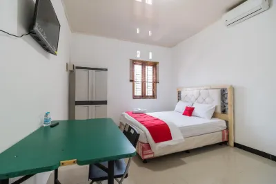 RedDoorz near Terminal Bubulak Bogor Hotel di Bogor Barat
