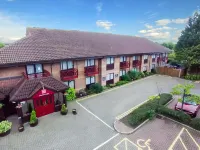 Peartree Lodge Waterside Hotels near Great Linford Playground