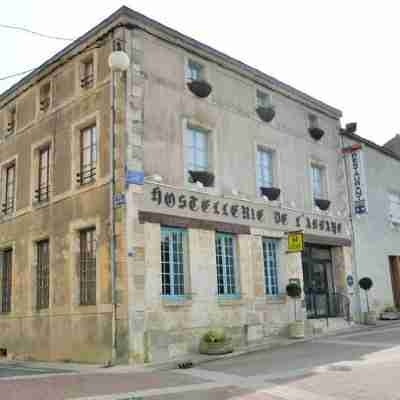 Logis Hostellerie de l'Abbaye Hotel Exterior