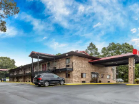 Econo Lodge Hotels in Weakley County