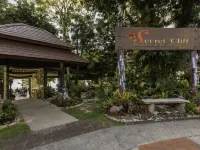 Secret Cliff Resort & Restaurant Hoteles cerca de Playa Freedom