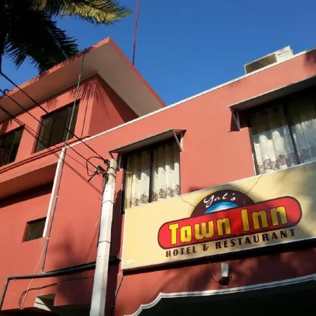 Yal's Town Inn