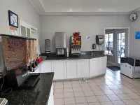 Capri Suites Anaheim - Pet friendly