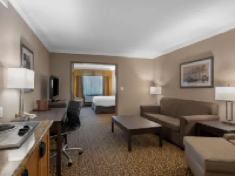 Best Western Plus Fernie Mountain Lodge Hotels in Fernie